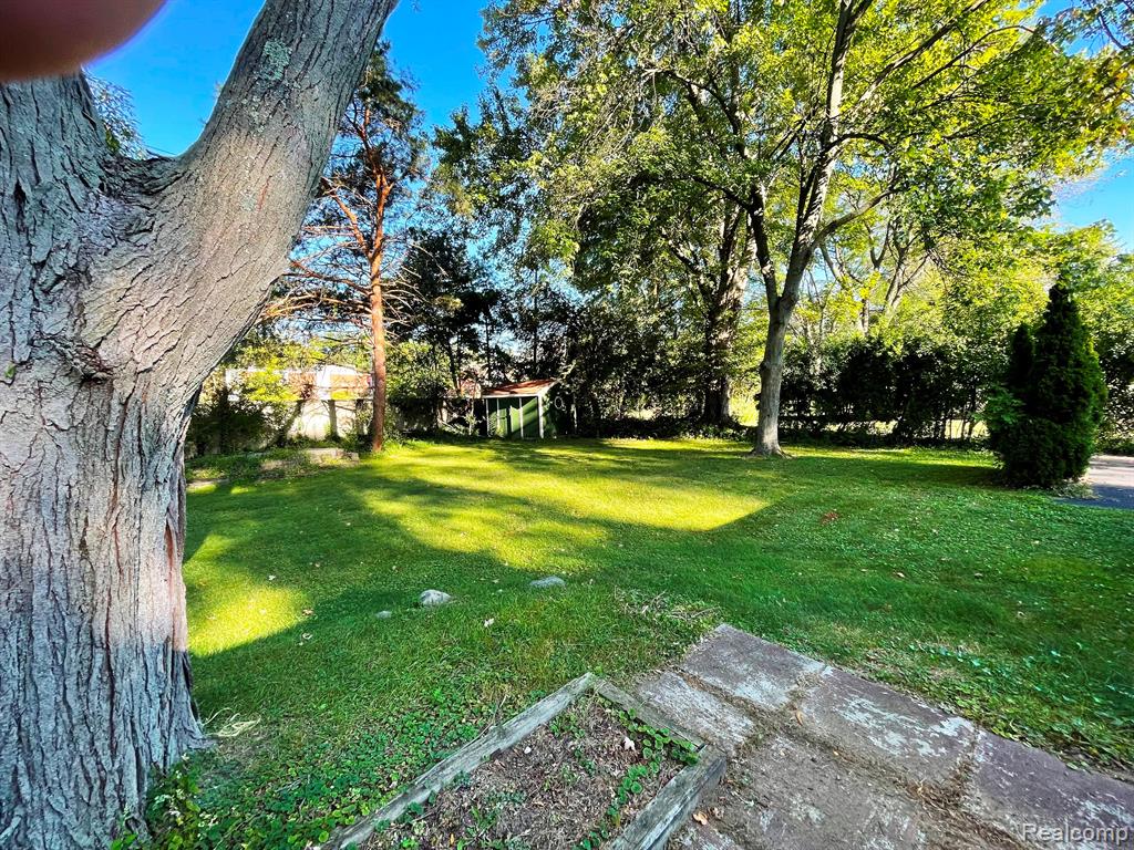 6660 W DARTMOOR Road, West Bloomfield, MI — Photo 4