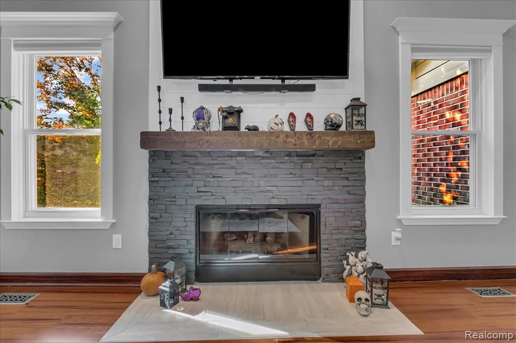 8159 Pickering Place, Westland, MI — Photo 7