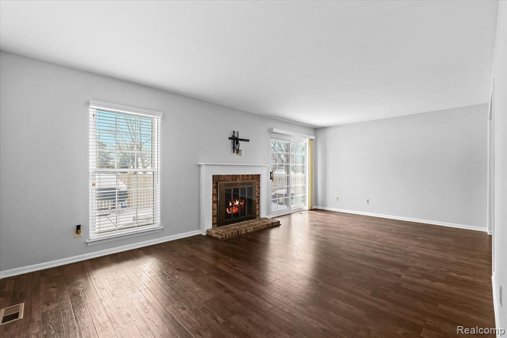 21106 W Glen Haven Circle, Novi, MI 48167 — Photo 5