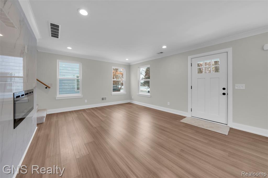 718 Devillen Avenue, Royal Oak, MI 48073 — Photo 10