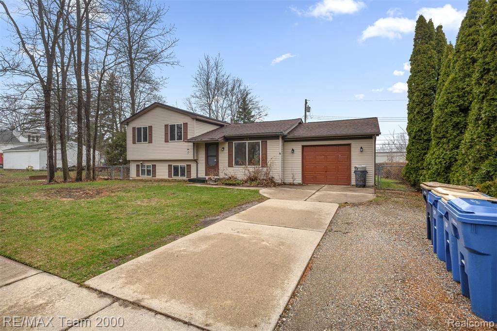 2714 Hallman Avenue, Waterford, MI 48328 — Photo 3