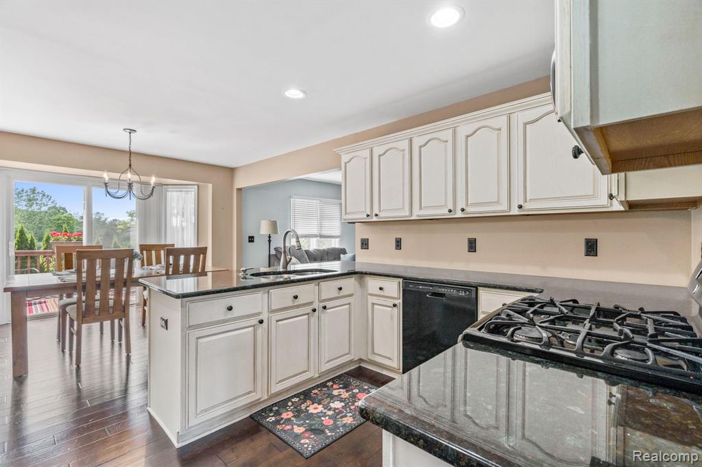 4096 Villager Dr Drive, Lake Orion, MI — Photo 12
