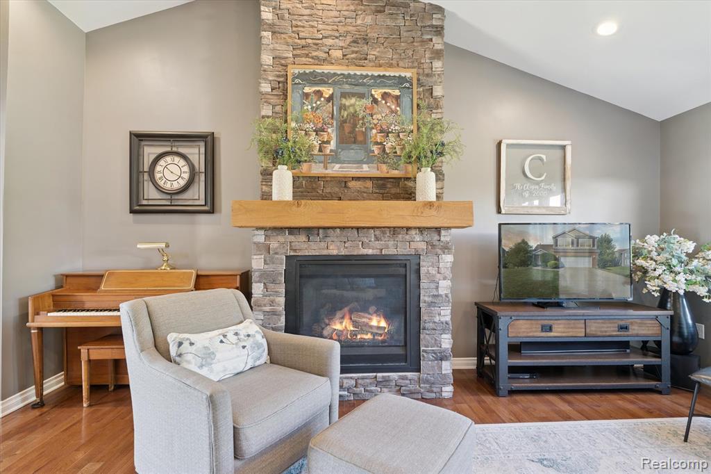 7056 Glenmeadow Court, Grand Blanc, MI 48439 — Photo 14
