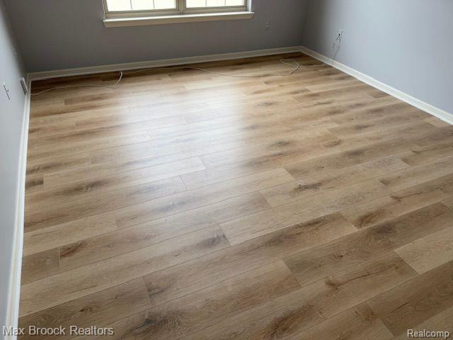 421 OLD PINE Way, Walled Lake, MI 48390 — Photo 10