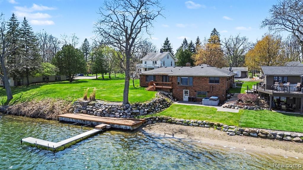 2596 N Williams Lake Road, Waterford, MI 48327 — Photo 2