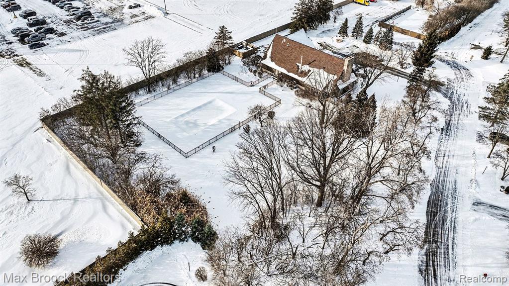 23745 Ravineview Court, Bingham Farms, MI 48025 — Photo 28
