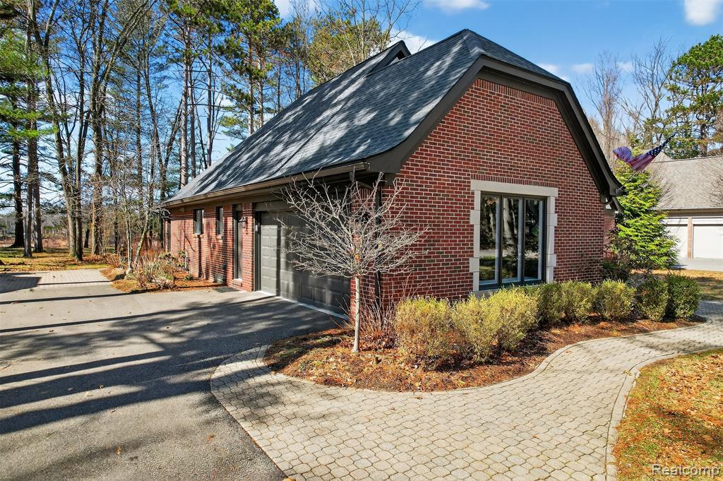 92 Kirksway Lane, Lake Orion, MI 48362 — Photo 3
