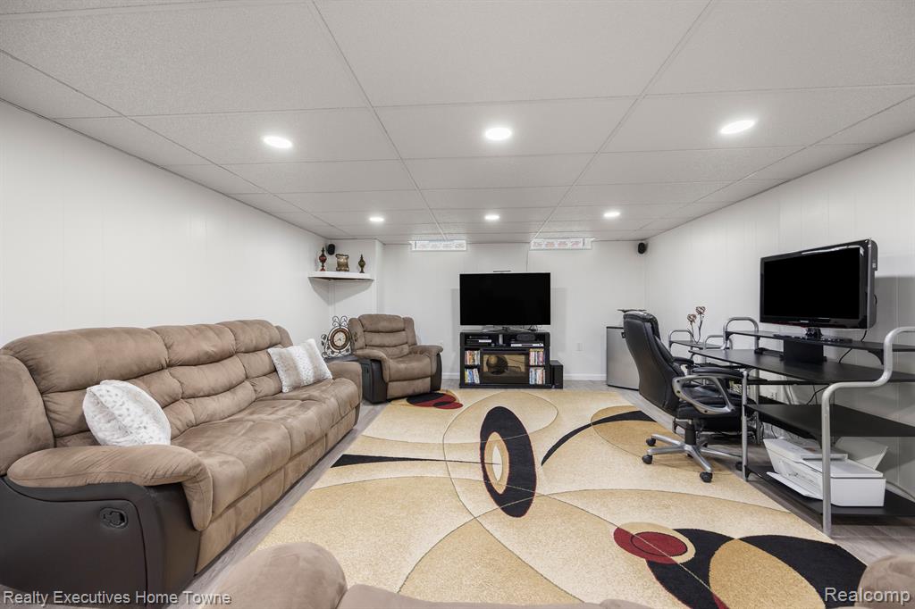 4625 BOULDER Drive, Sterling Heights, MI 48310 — Photo 38