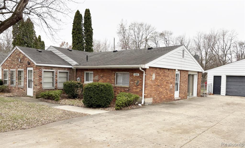 1150 Jay Street, Waterford, MI 48327 — front exterior