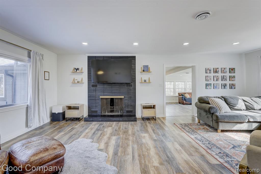 4896 Chicago Road, Warren, MI 48092 — Photo 9