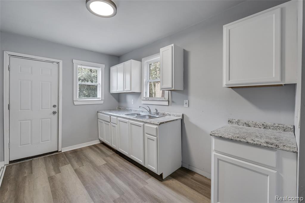 612 W Hollywood, Detroit, MI 48203 — Photo 8