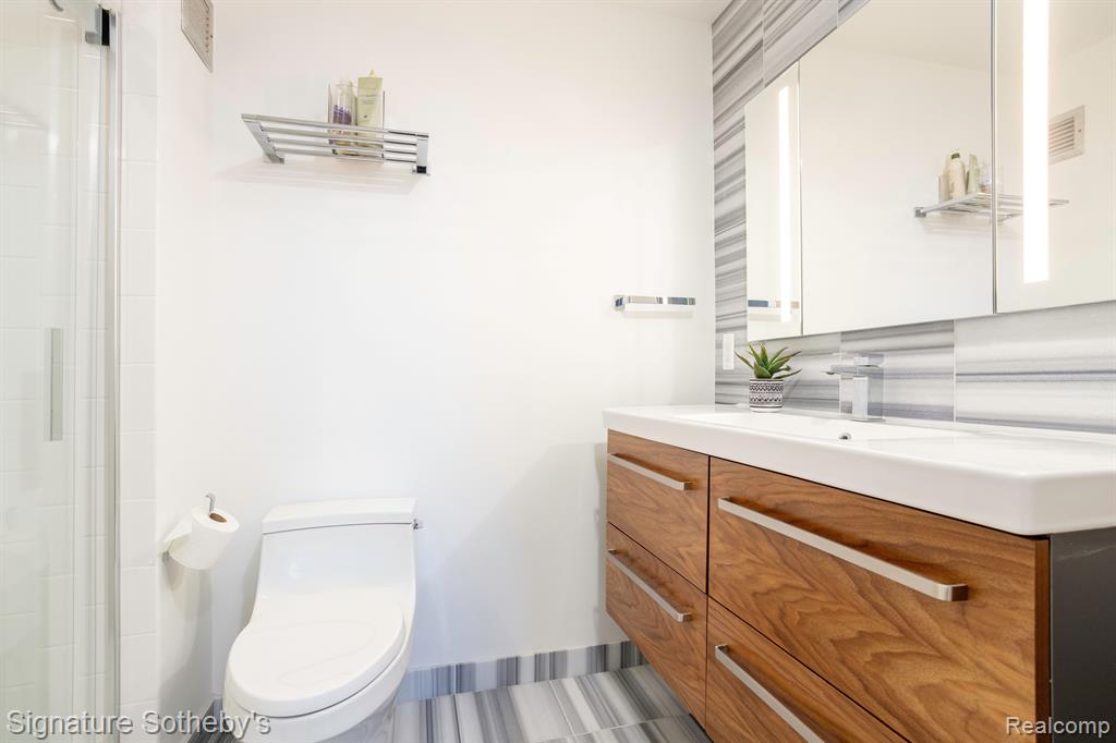 600 W Brown Street, 301, Birmingham, MI 48009 — Photo 15