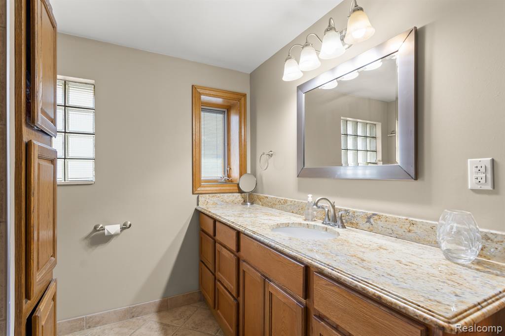 7989 LOCKLIN, West Bloomfield, MI 48324 — Photo 23