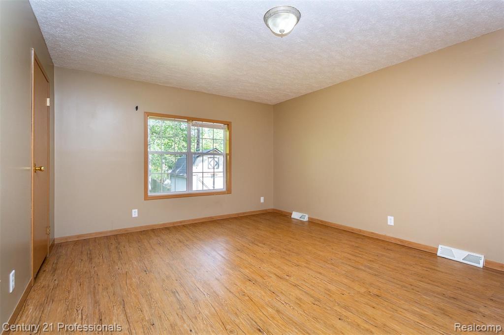 4080 Cass Elizabeth Road, Waterford, MI 48328 — Photo 14