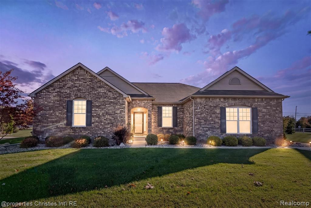 61119 Mustang Drive, South Lyon, MI 48178