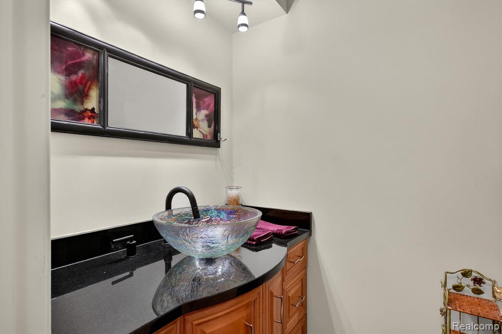 12664 Lashbrook Lane W, Brighton, MI 48114 — Photo 11