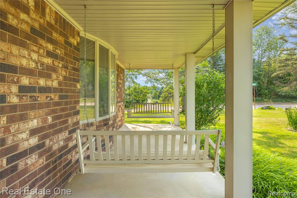 6995 Allen Hill Court, Clarkston, MI 48348 — Photo 2