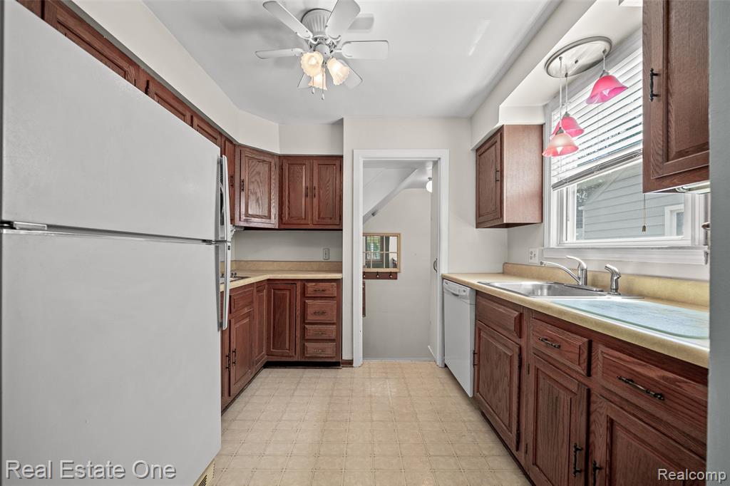 816 N Kenwood Avenue, Royal Oak, MI 48067 — Photo 16
