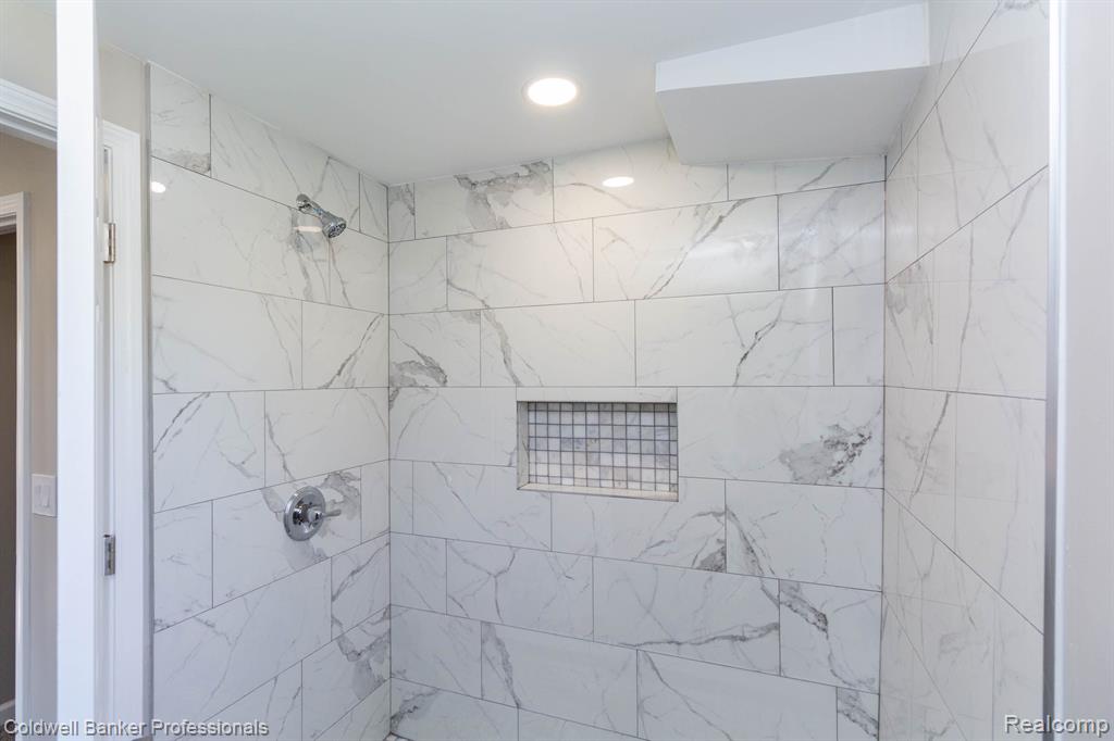 8237 PACKARD Avenue, Warren, MI 48089 — Photo 21