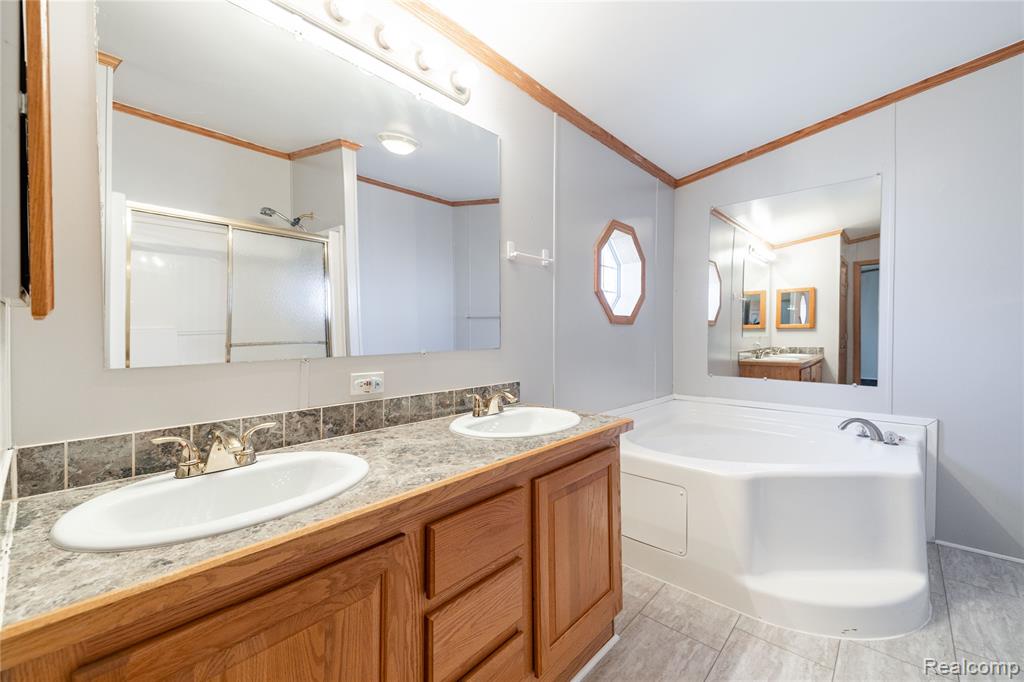 11160 Chestnut Run Court, South Lyon, MI 48178 — Photo 16