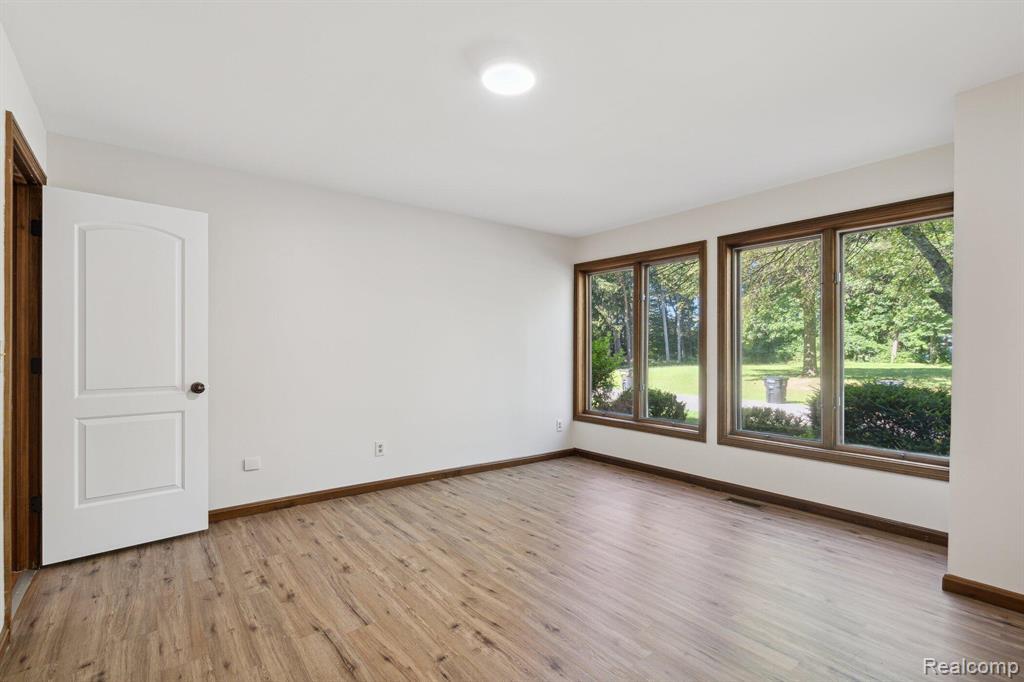 7910 Nankin Mills Street, Westland, MI — Photo 20