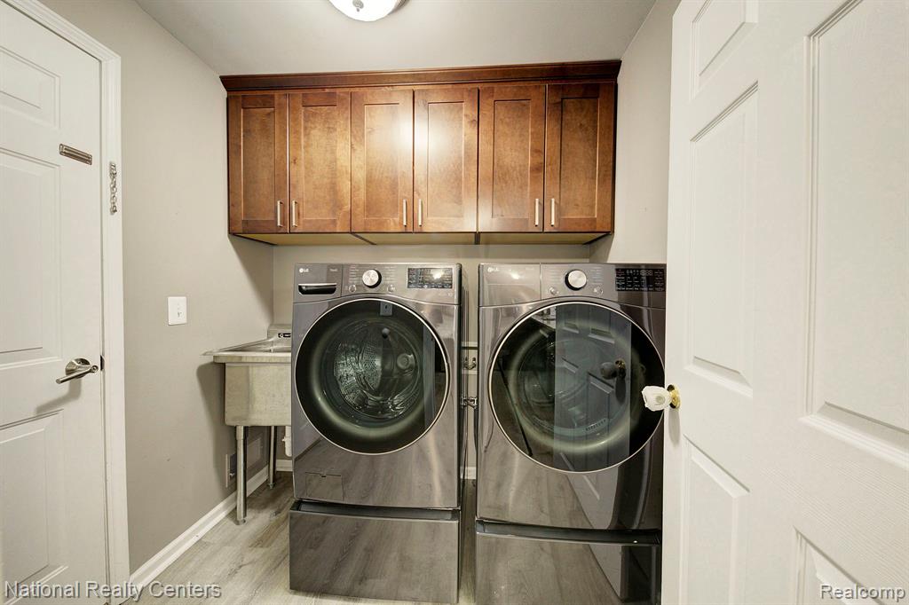 14104 ADRI Circle, Walled Lake, MI 48390 — Photo 11