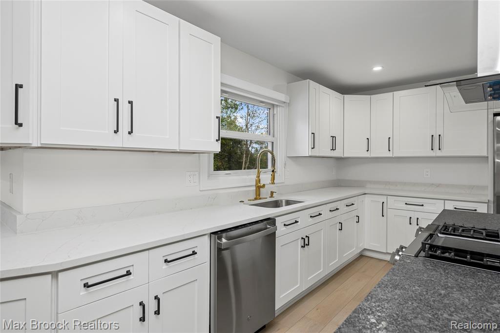 4800 Faircourt Drive, West Bloomfield, MI — Photo 14