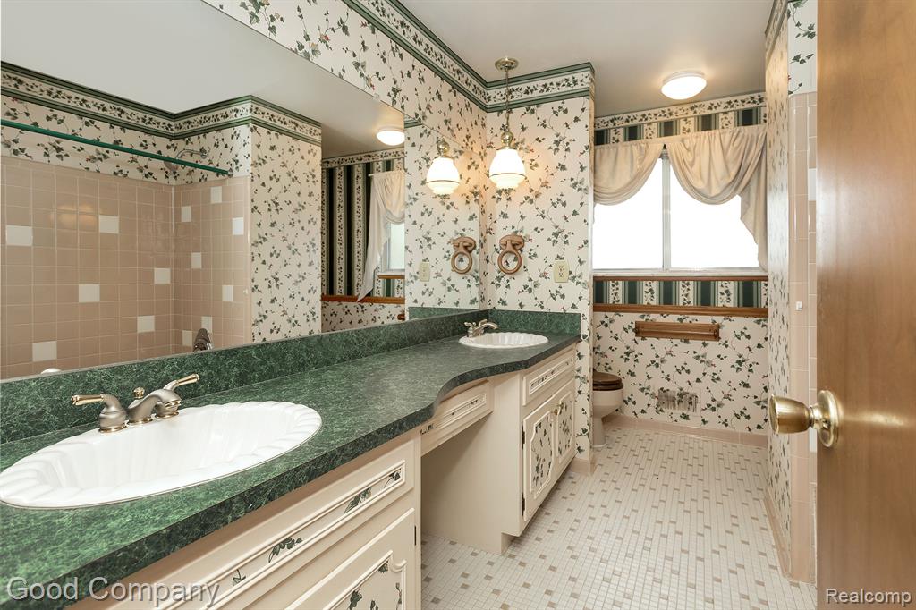 53258 BANCROFT Drive, Shelby Twp, MI 48316 — Photo 26