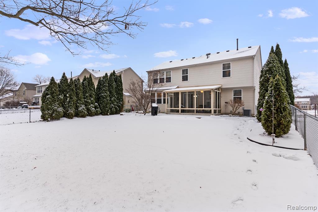 7983 SPRINGWATER Drive, Ypsilanti, MI 48197 — Photo 39