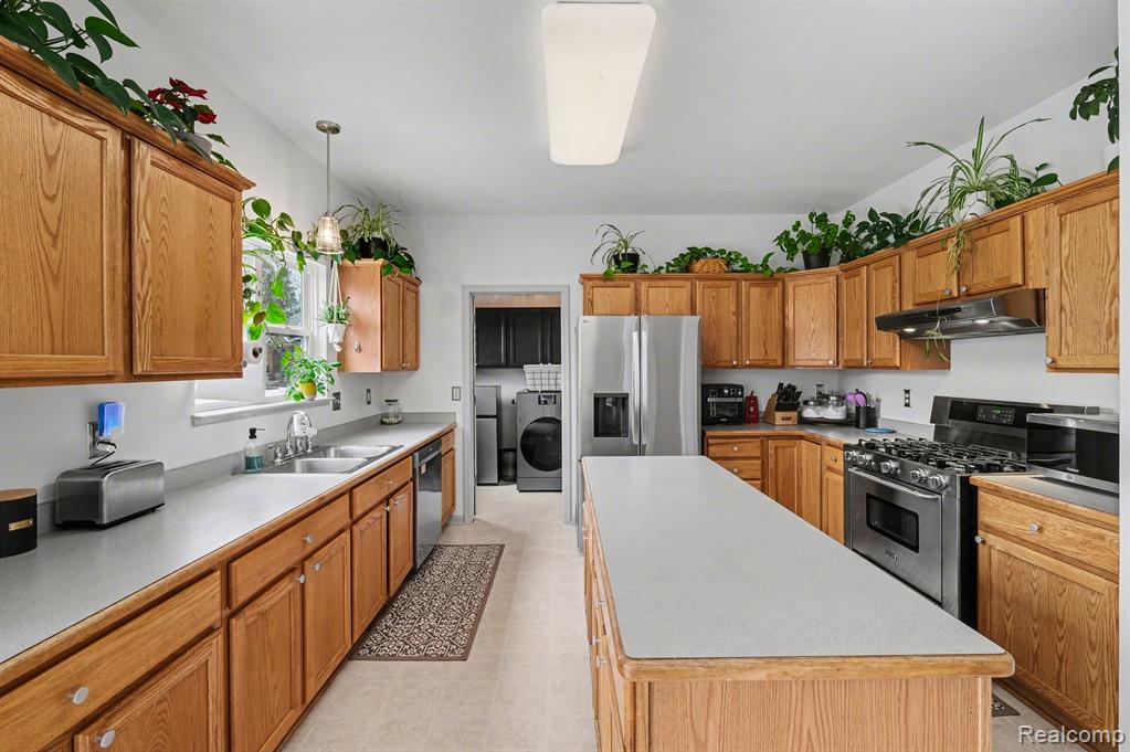 6230 Leighland Drive, Grand Blanc, MI 48439 — Photo 9