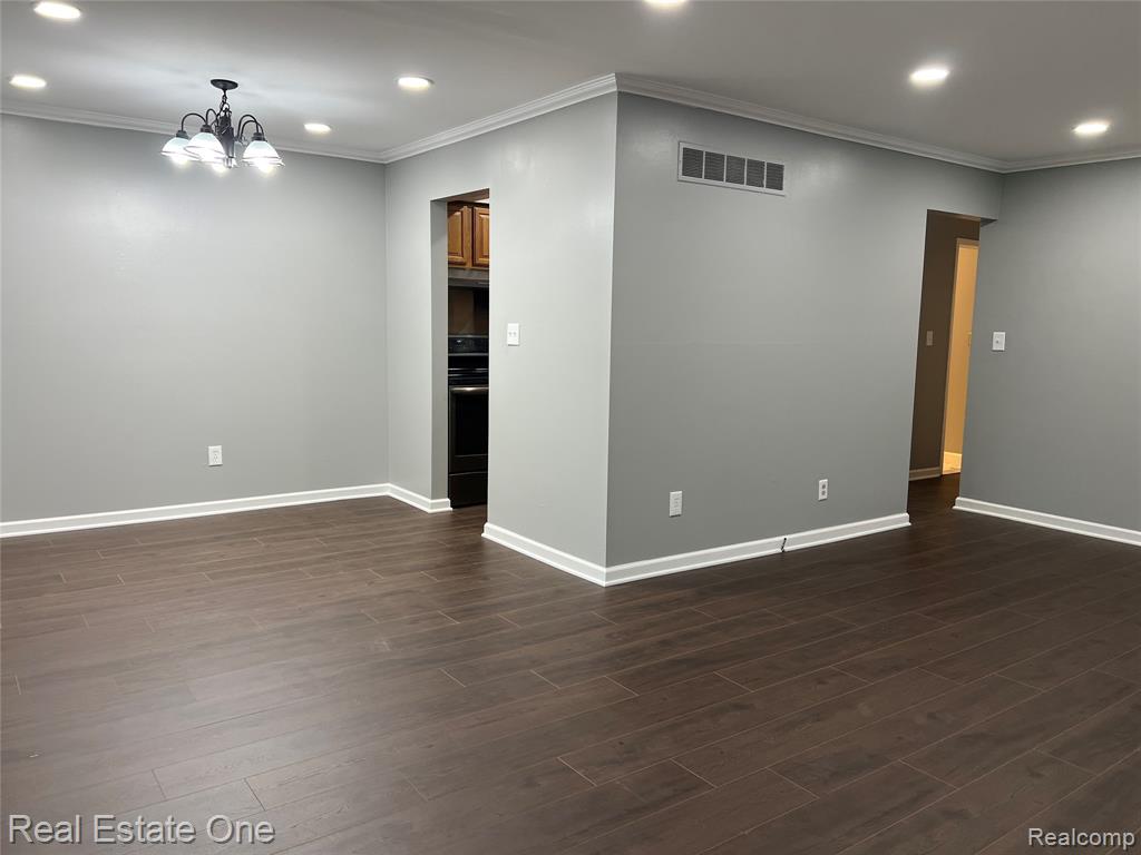 754 E Fox Hills Drive, Bloomfield Hills, MI 48304 — Photo 7