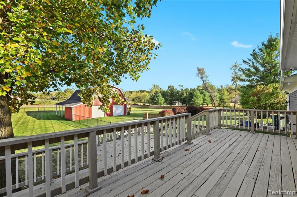 1570 Thayer Road, Ortonville, MI 48462 — Photo 33