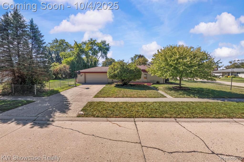 8644 Independence Drive, Sterling Heights, MI 48313 — front exterior