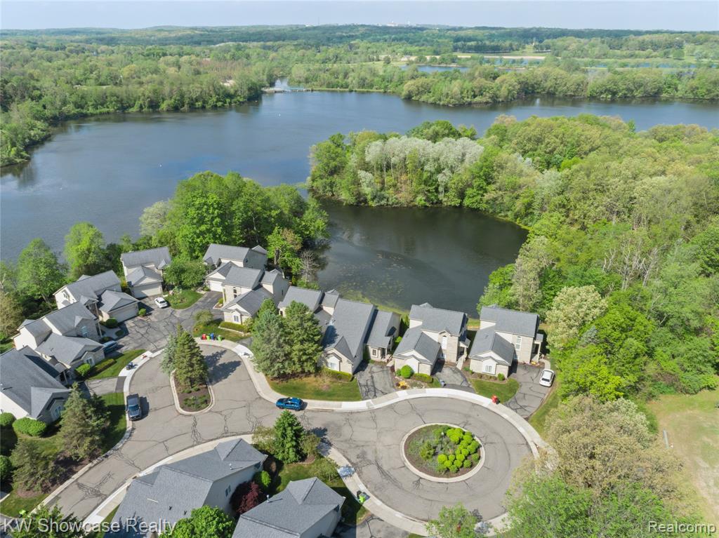 727 Mill Pointe Drive, 16, Milford, MI 48381 — Photo 40