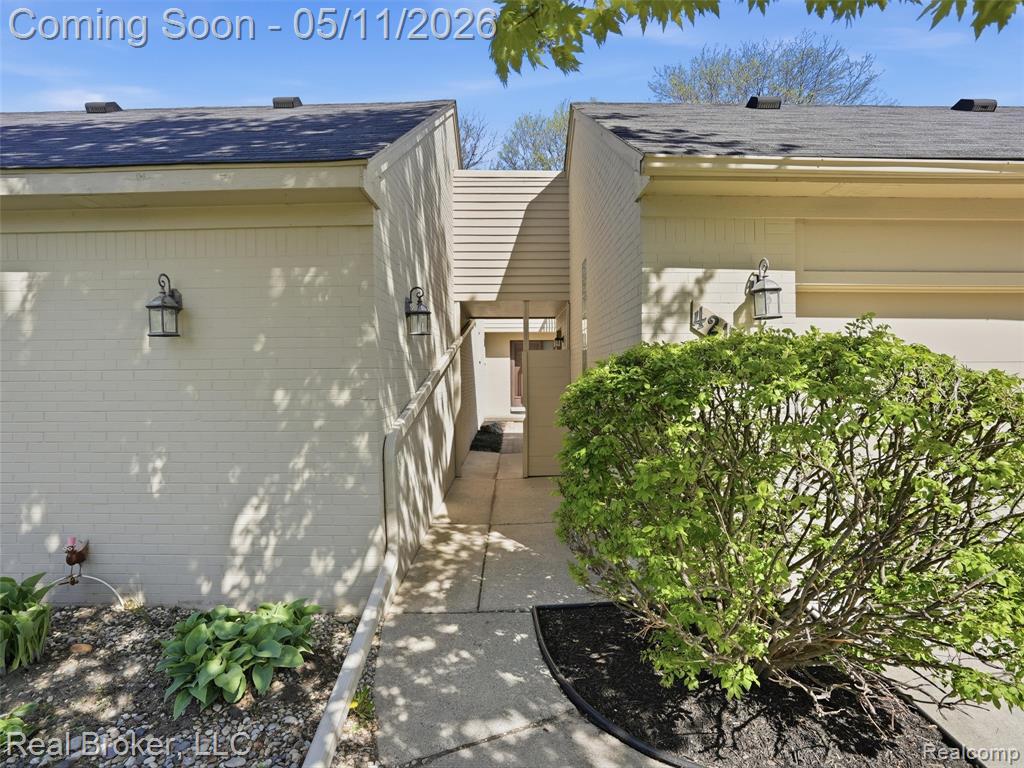 42115 E Edward Drive, Clinton Twp, MI 48038 — Photo 41