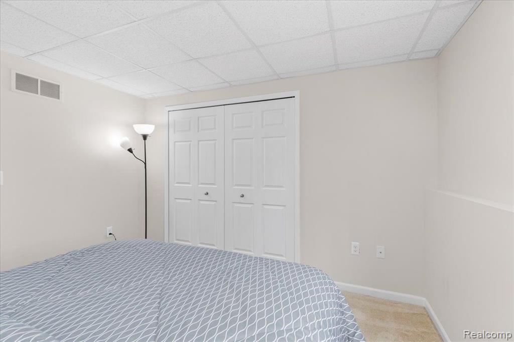 30216 VIEWCREST Drive, Novi, MI 48377 — Photo 31