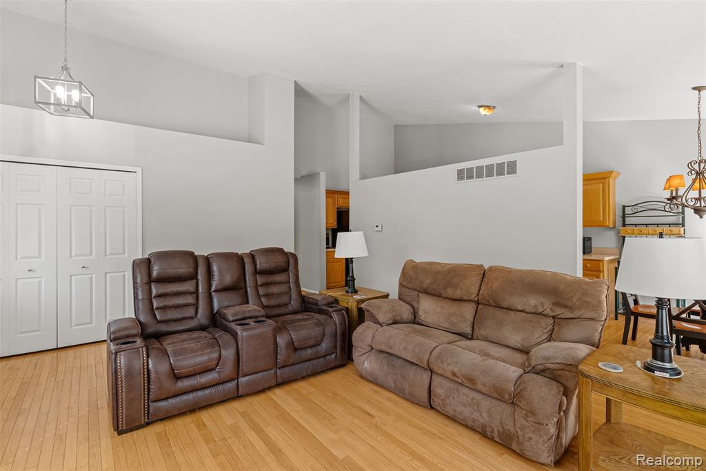1039 Old Leake Court, 200, Holly, MI 48442 — Photo 10