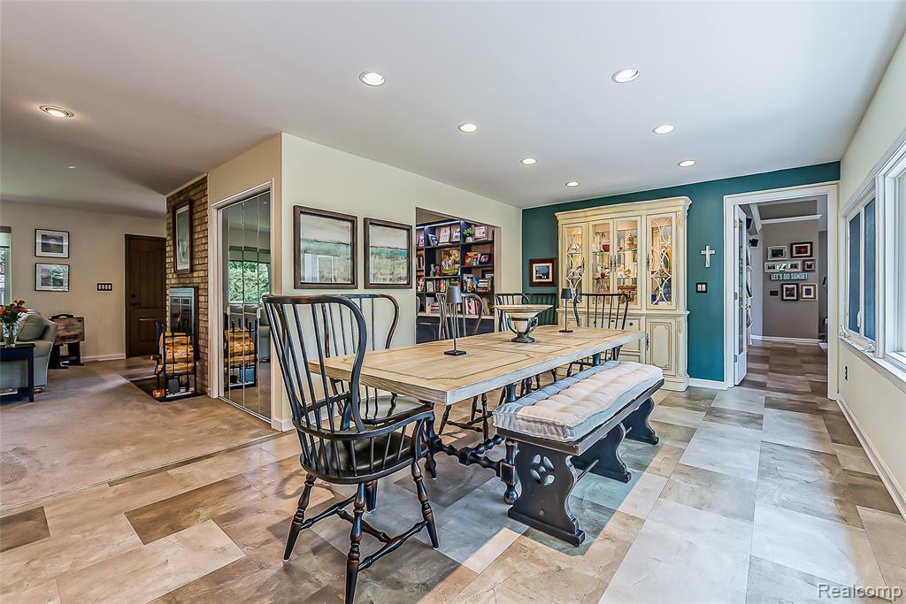 4990 Broomfield Lane, West Bloomfield, MI — Photo 20