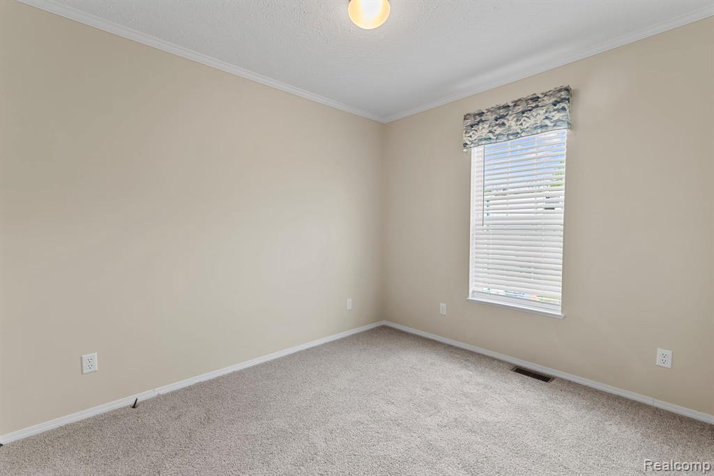 11055 Silver View Court, South Lyon, MI 48178 — Photo 11