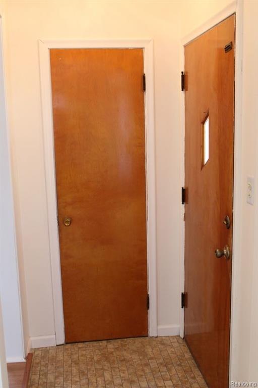 7687 CORTLAND Avenue, Allen Park, MI 48101 — Photo 10