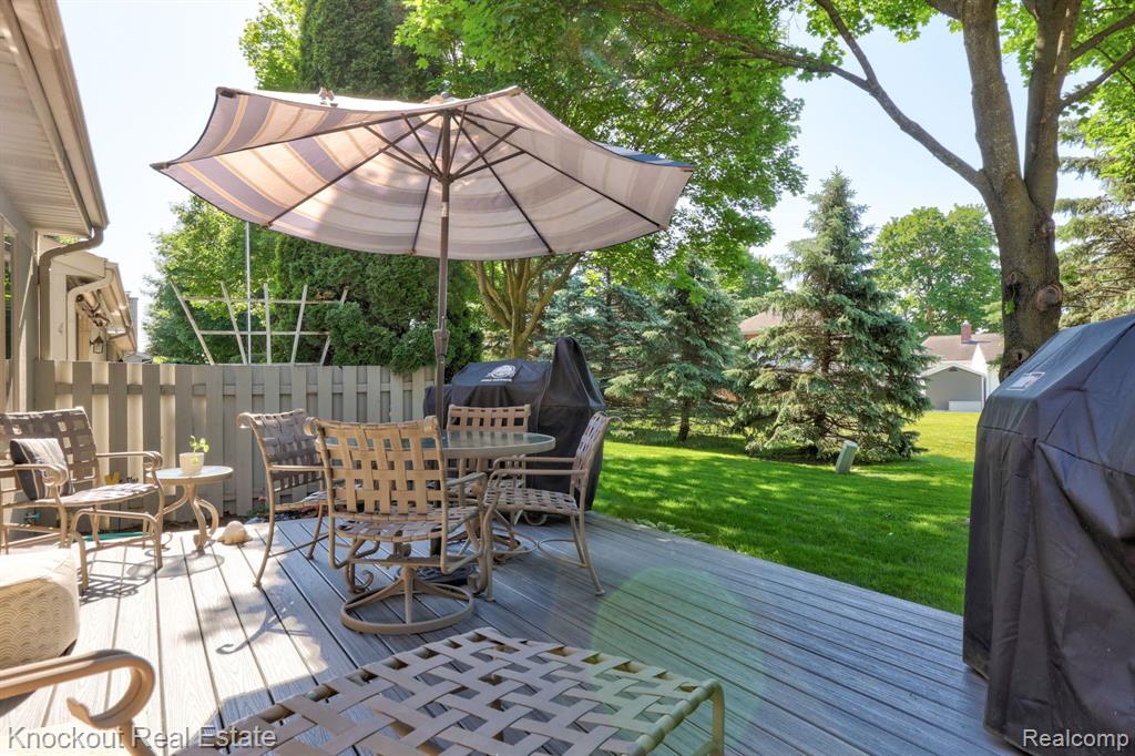 57 PINE GROVE Drive, Frankenmuth, MI 48734 — Photo 46