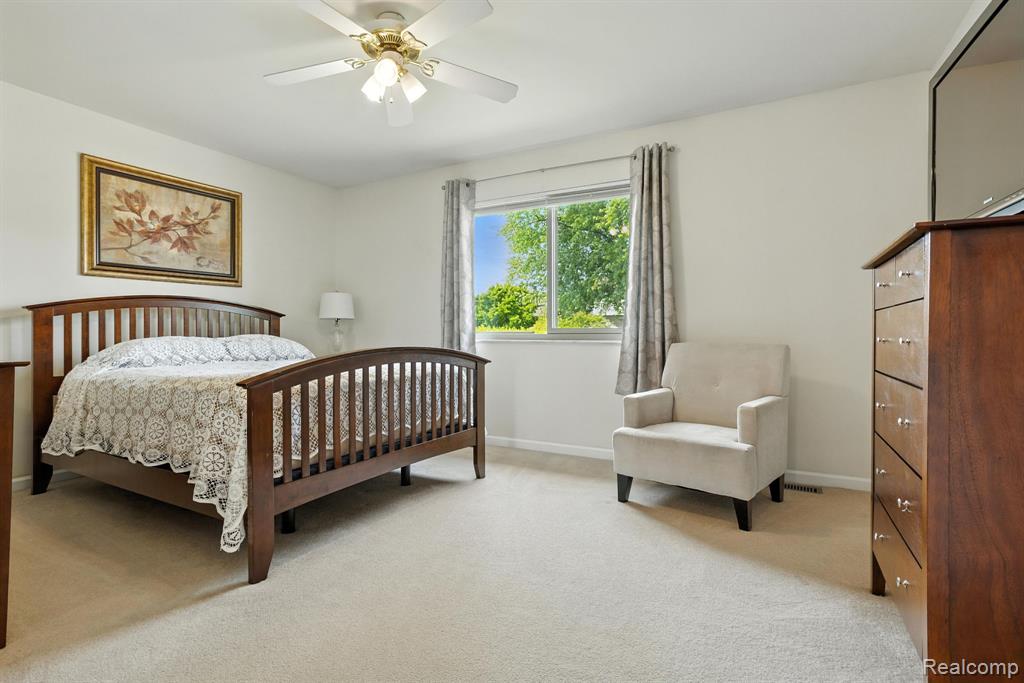 42393 Royal Lane, Clinton Twp, MI 48038 — Photo 15