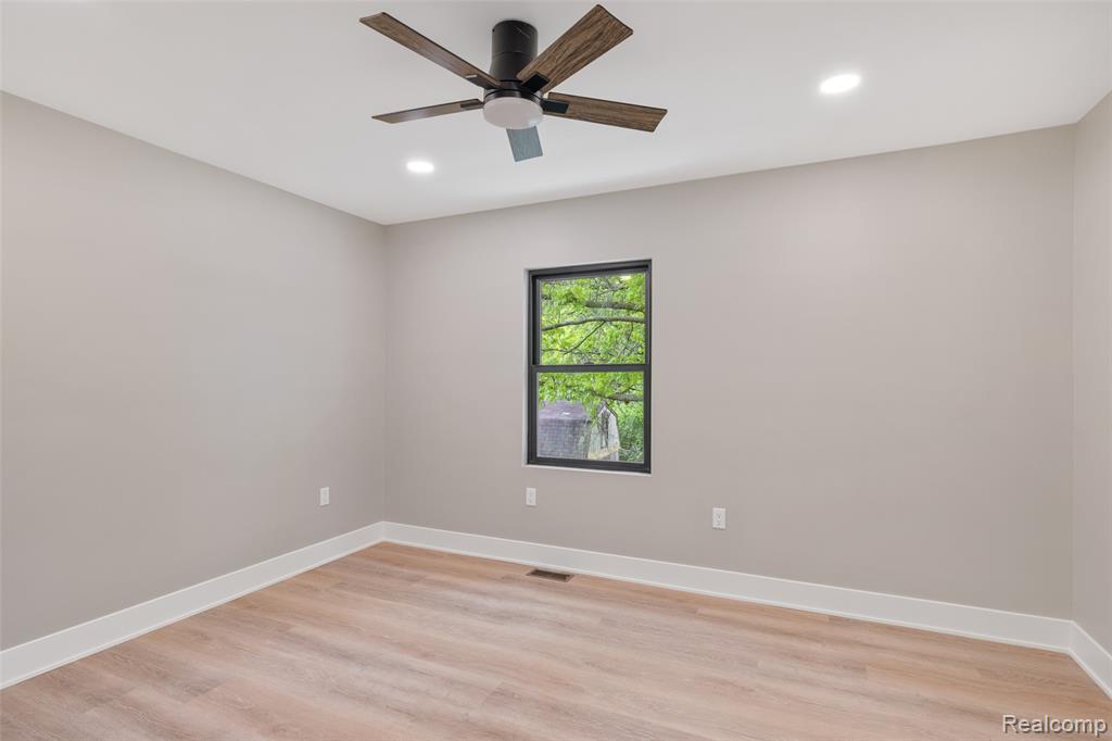 7598 Lake Park Avenue, Ira, MI — Photo 40