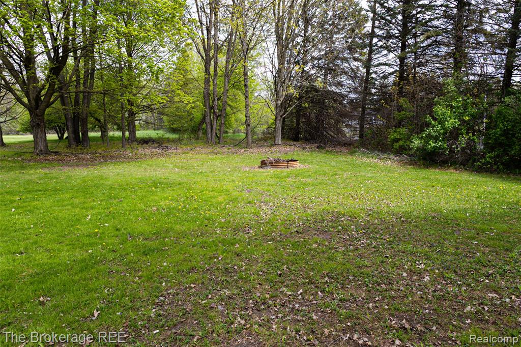 5042 Cook Road, Swartz Creek, MI 48473 — Photo 11