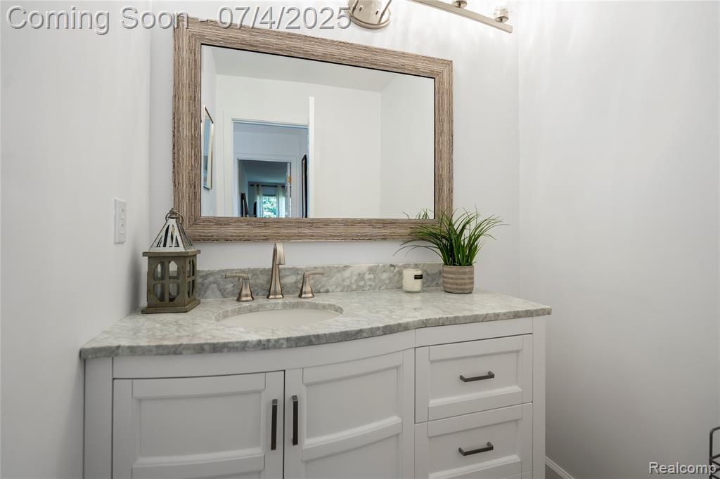 938 Brookwood Lane E, Rochester, MI 48309 — Photo 26