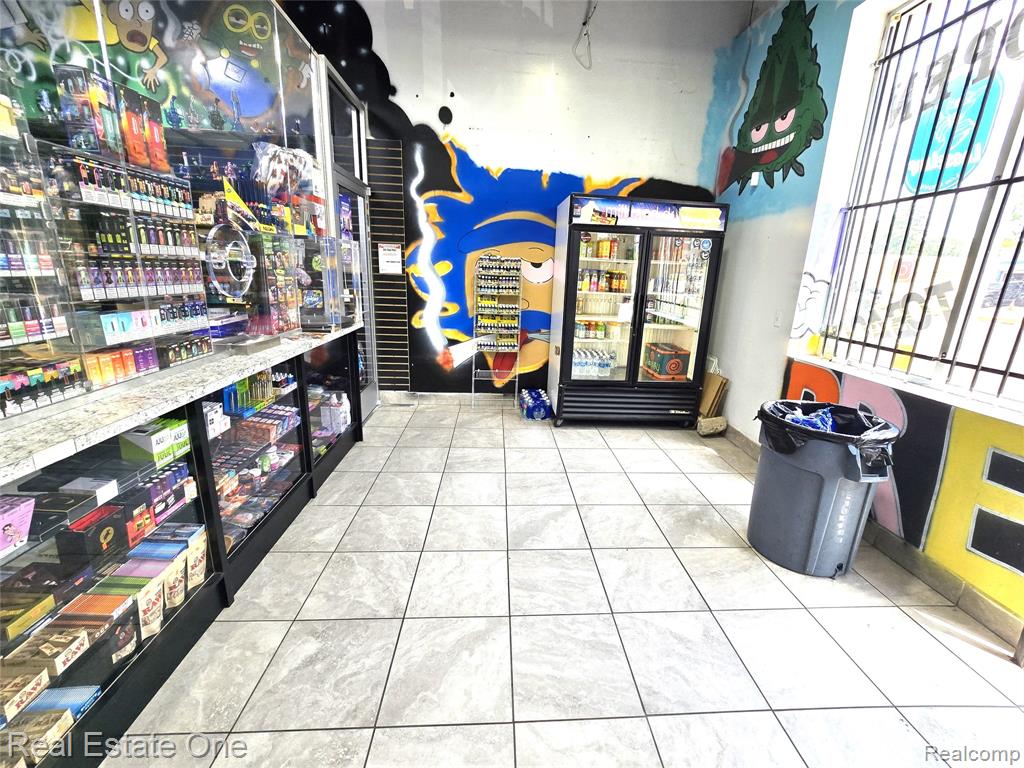 4211 E SEVEN MILE RD, Detroit, MI 48234 — Photo 4