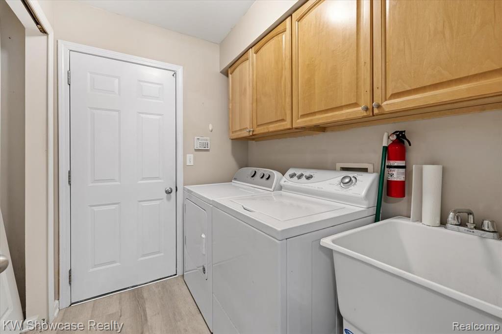 1873 N Kenwyck Drive, Ypsilanti, MI 48198 — Photo 8