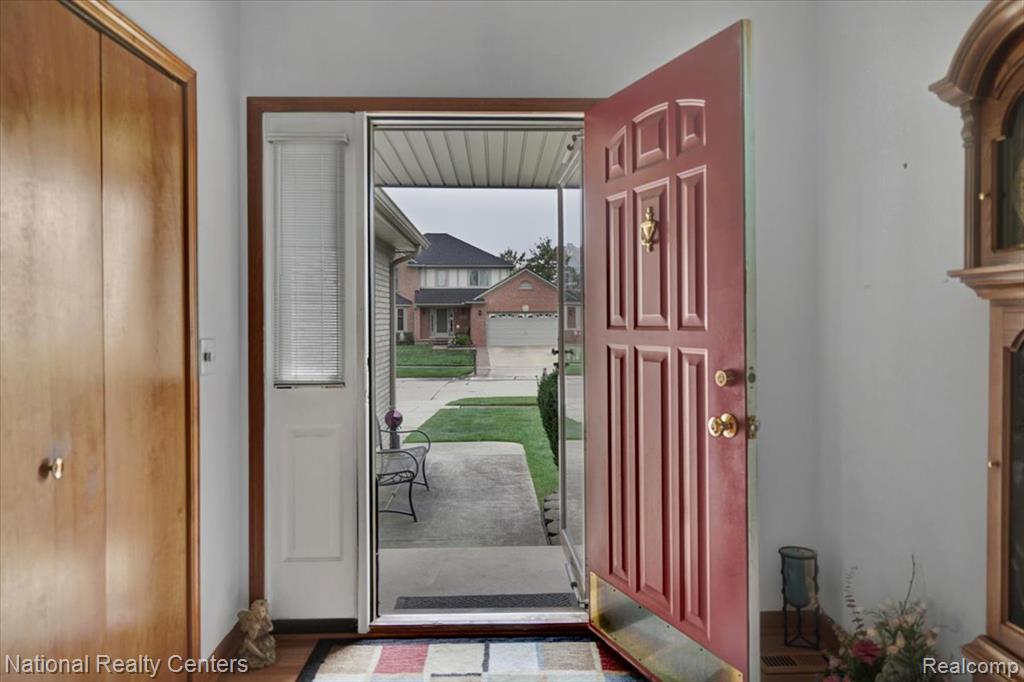45866 Glen Court, Macomb, MI 48044 — Photo 6