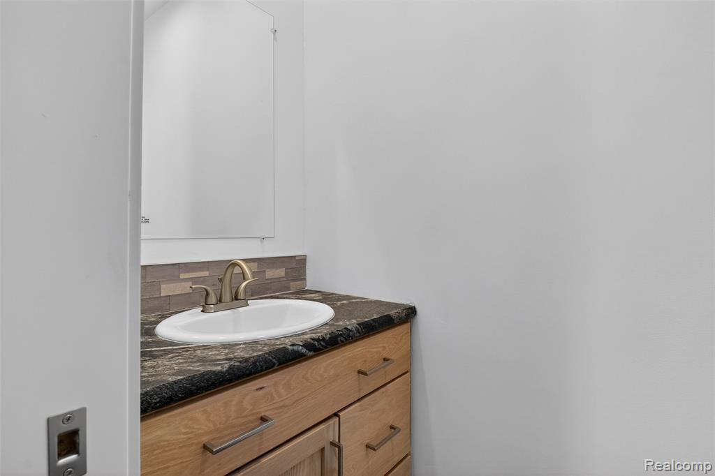 7567 Packard Avenue, Warren, MI 48091 — Photo 14