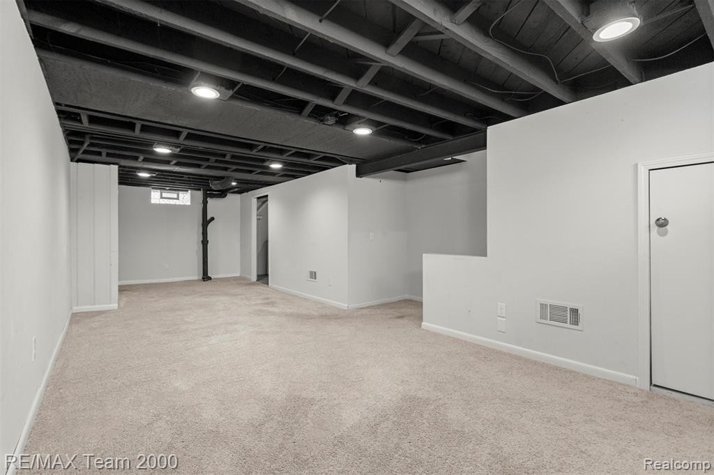 2076 Thomas Avenue, Berkley, MI 48072 — Photo 43